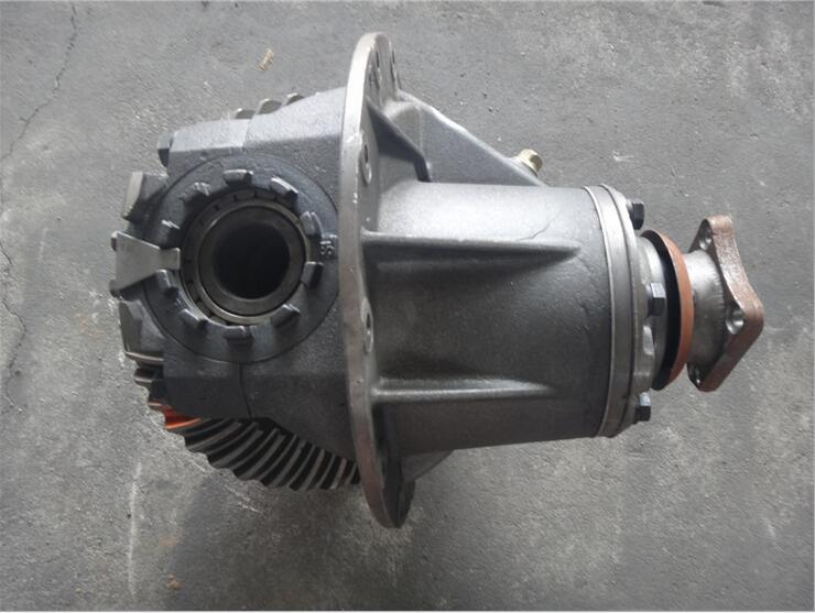 五十铃差速器总成