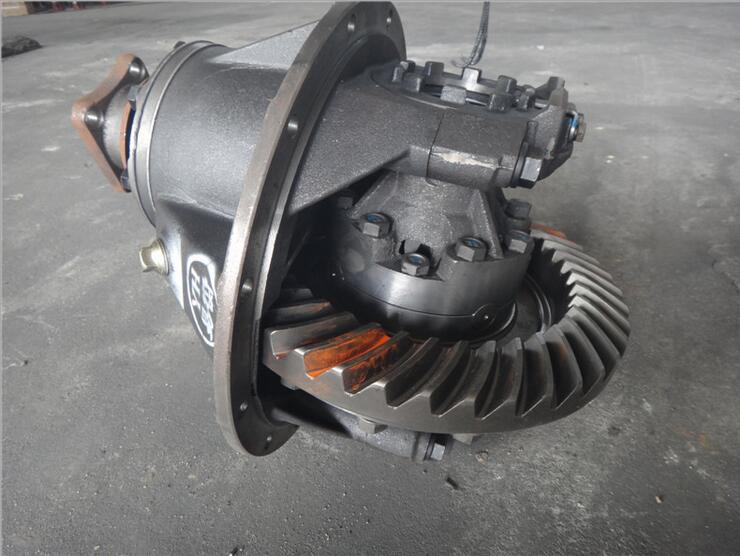 五十铃差速器总成